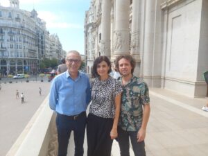 Santiago Ballester con Sílvia Casanova y Javier Juárez, los socios del estudio Juárez Casanova